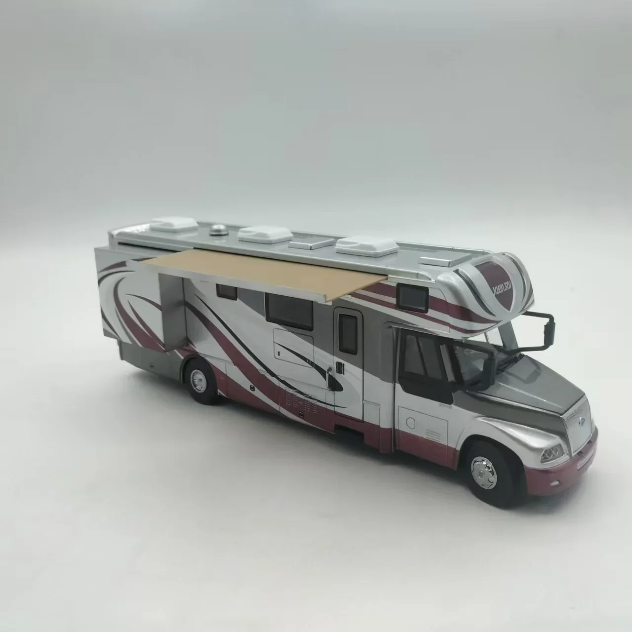 Modèle de bus autocar sous licence Yutong ZK5180, échelle 1:42 de haute qualité, avec détails d'ouverture