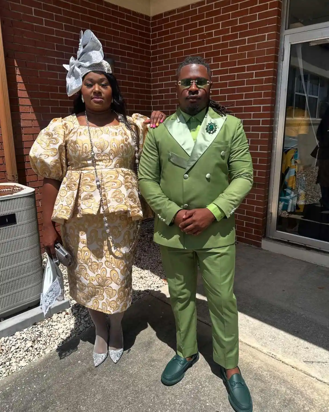 Elegante Herrenanzüge Slim Fit 2-teilig Blazer Hose Spitzrevers Zweireihig Formelle Anlässe Business Maßgeschneidert Übergröße