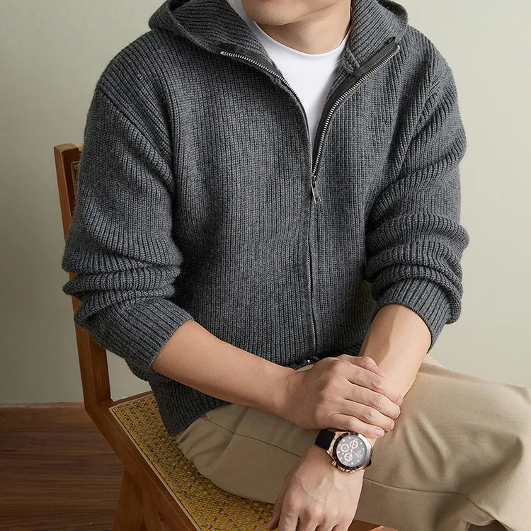 Herren-Strickjacke mit Kapuze und Reißverschluss, lässiger, locker geschnittener Pullover im Old-Money-Stil – Detail 15