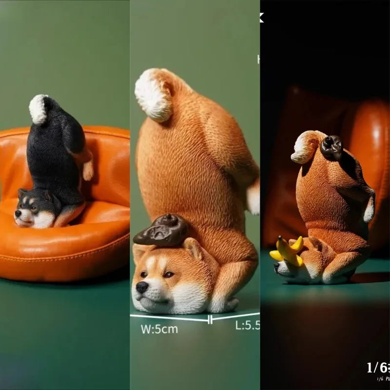JXK 1/6 Maßstab Harz-Modell Straßenhund mit Sofa und Banane, Heilendes Liebliches Tierfigur, 5x5,5x9cm, Auto-/Schreibtisch-Dekoration