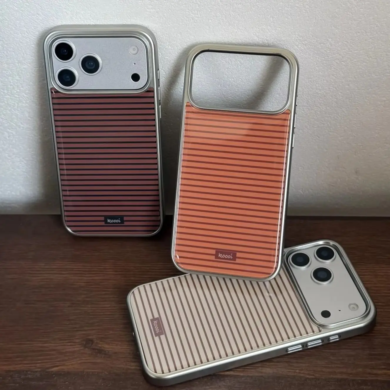 Coque de téléphone de luxe à rayures colorées pour iPhone 17 17e 16e 16 15 14 13 12 11 Air Pro Max XR 8 7 Plus, avec revêtement électroplaqué et colle goutte à goutte