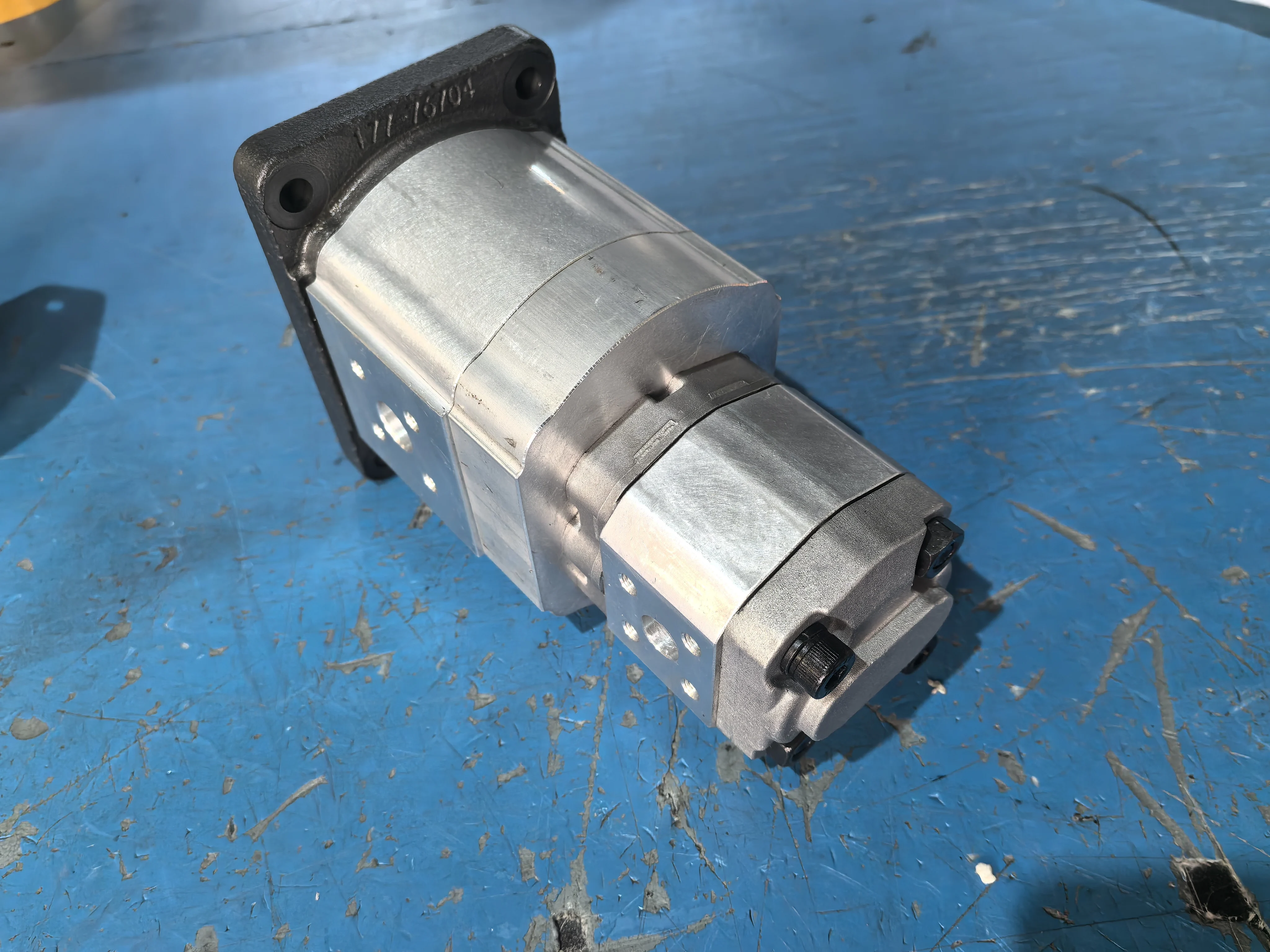 Pompa idraulica SNW serie SNP SNZ234301852AS SNZ231207259AS SNW2NN011R302ACNNB7B5NNBNNNNNN+SNCINN1.7RN21DEP1B2B1NNBNNNNNN