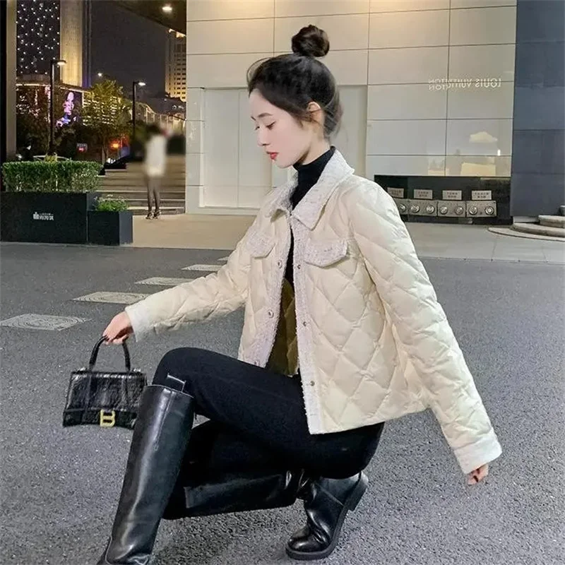 2024 Short Cotton Coat Women's Winter New Thin Outerwears Cotton-Padded Jacket Fashion White Black Puffer Coats Female