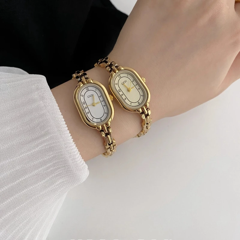 ساعة نسائية أنيقة، ساعة كوارتز عصرية رائعة وأنيقة جديدة مطلية بالذهب على الطراز العتيق. #2