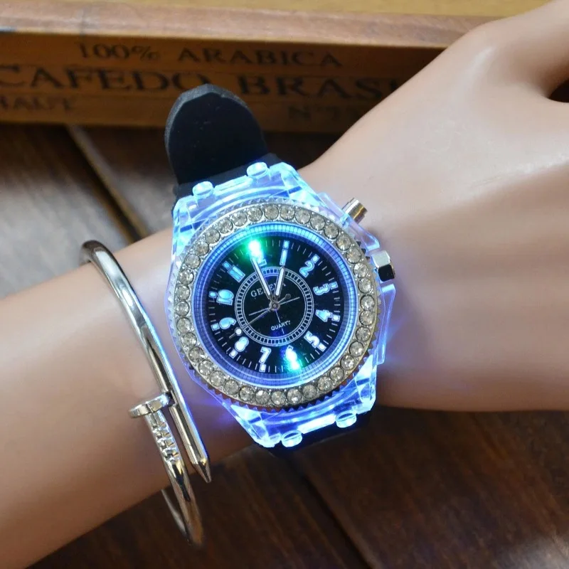 LED Multicolour Light WristWatch Led Flash Luminous Watch Personality Trends Students Lovers Jellies Woman Men\'s Watches