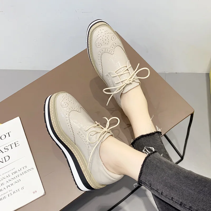 

Brogue Shoes Woman Vintage Wedges Platform Loafers Designer Lace Up Round toe Pump Casual Heightening Oxfords Zapatos De Mujer