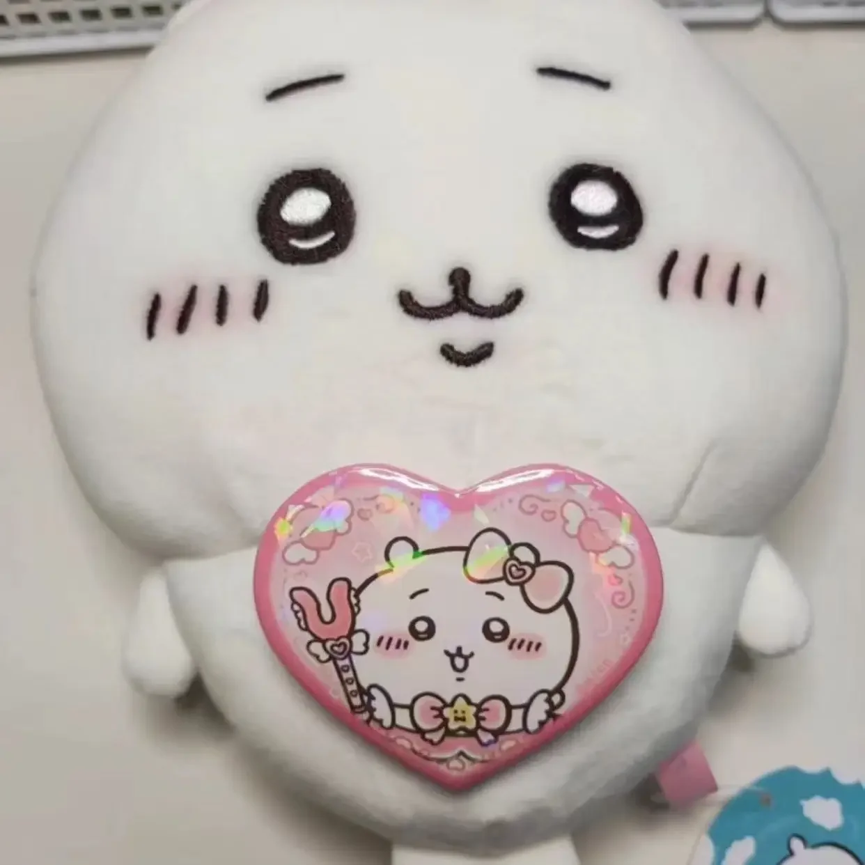 جديد Chiikawa الوردي الحب بار Hachiware Usagi الطرفية شارة Momonga بروش فستان لعب الأطفال