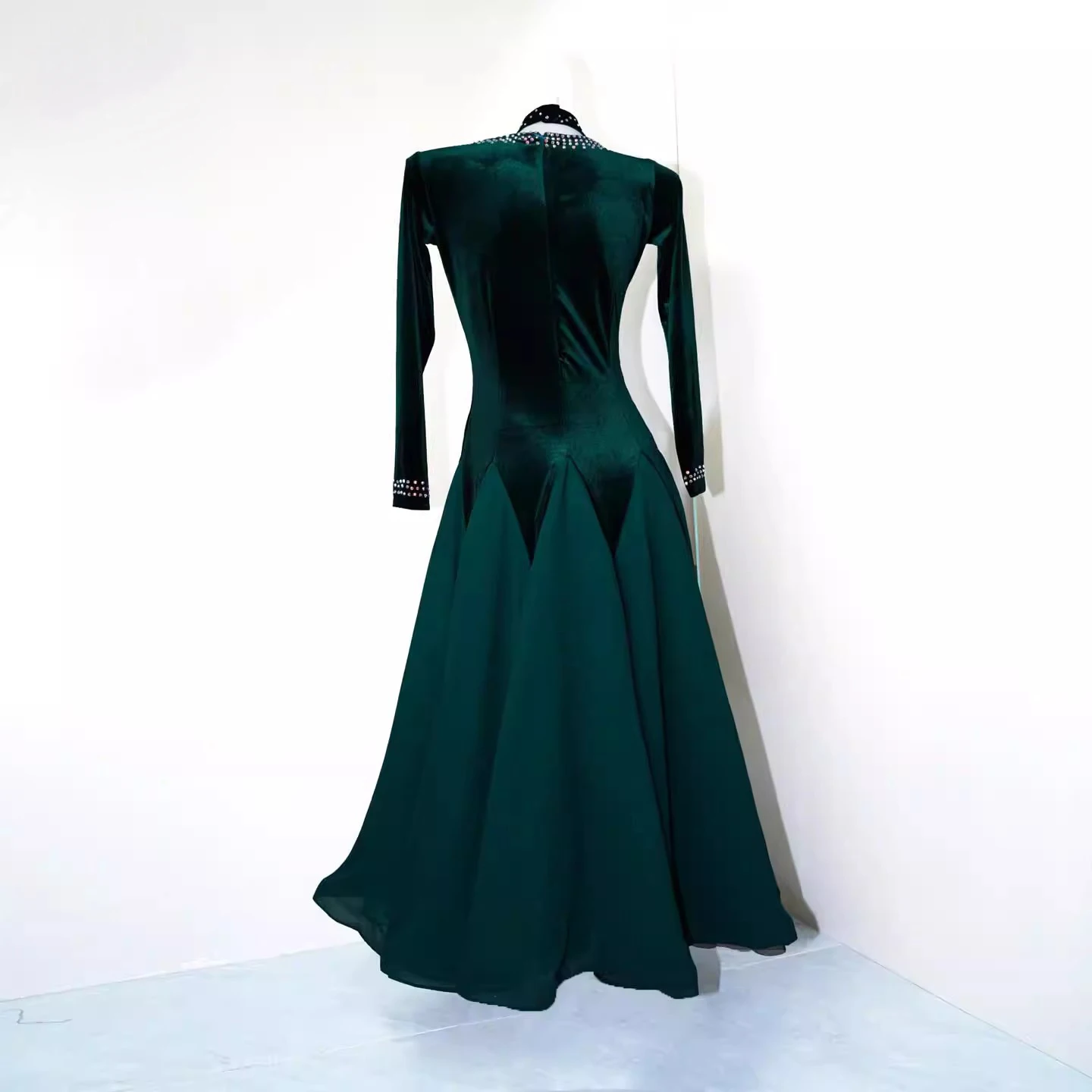 Robes de danse élégantes pour femmes, robe de danse de valse, vêtements de compétition Standard en velours, Costumes de spectacle modernes pour femmes, nouvelle collection 2026