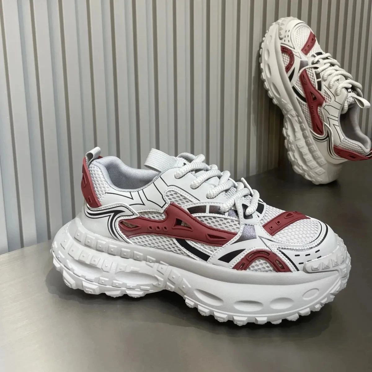 Men's Autumn Casual Sneakers, with Large Mesh Uppers That Are Breathable and Refreshing, Featuring Functional Line Designs That Are Eye-Catching and Unique, with Thick Tire-Pattern Soles for Added Height and Non-Slip Grip, Available in Multiple Colors, Full of a Trendy Vibe, Suitable for Various Daily Outings and Street Casual Styles.