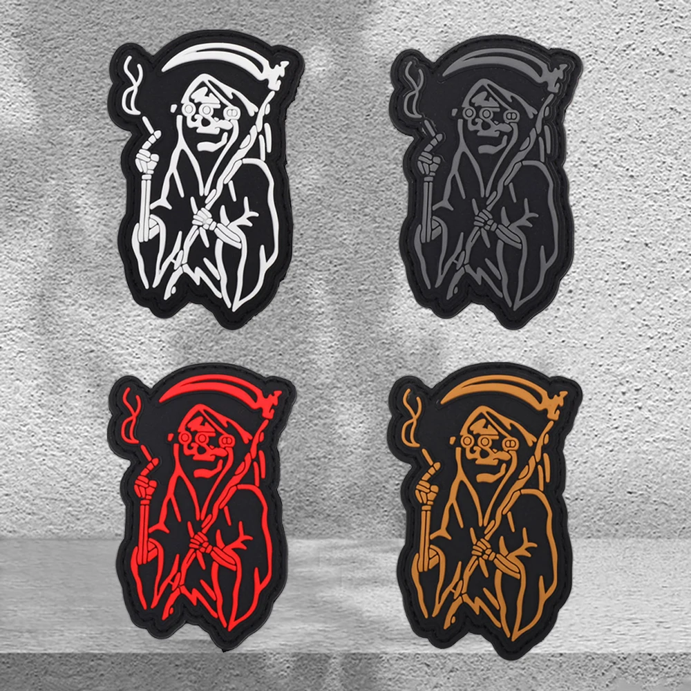 Hooded Skeleton Thorn Hand-Held Curved Blade with Unique Shape and Luminous Effect, 2D Flat Pvc Material, Four Colors Available, 1 Piece. Armband Comes with Matching Felt Surface, Street-Style Backpack Jacket, DIY 3D Decorative Patch
