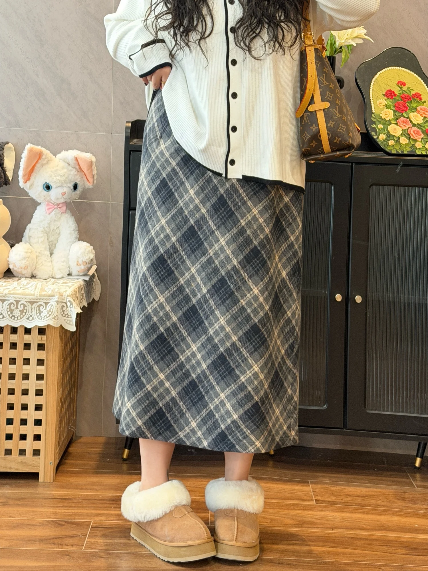 

Trendy Plaid High Waist Thick Sister Large Size Women's Skirt Autumn Winter Long A-Line Midi Skirt for plus Size Women