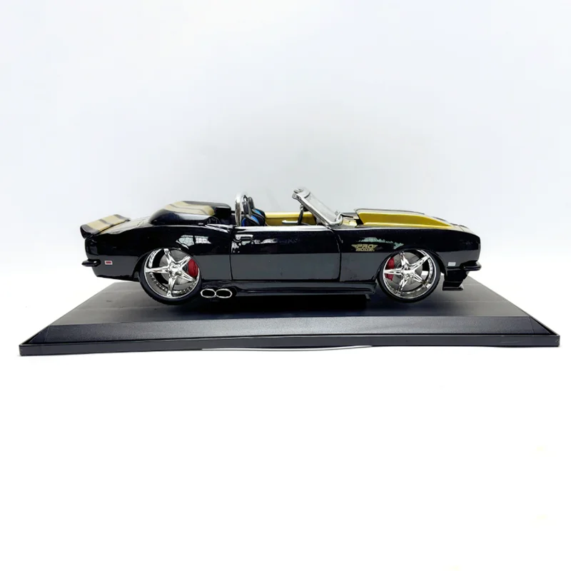 다이캐스트 1:18 스케일 1968 카마로 합금 자동차 모형 완성품 시뮬레이션 컬렉션 장식 선물 장난감 정적 디스플레이