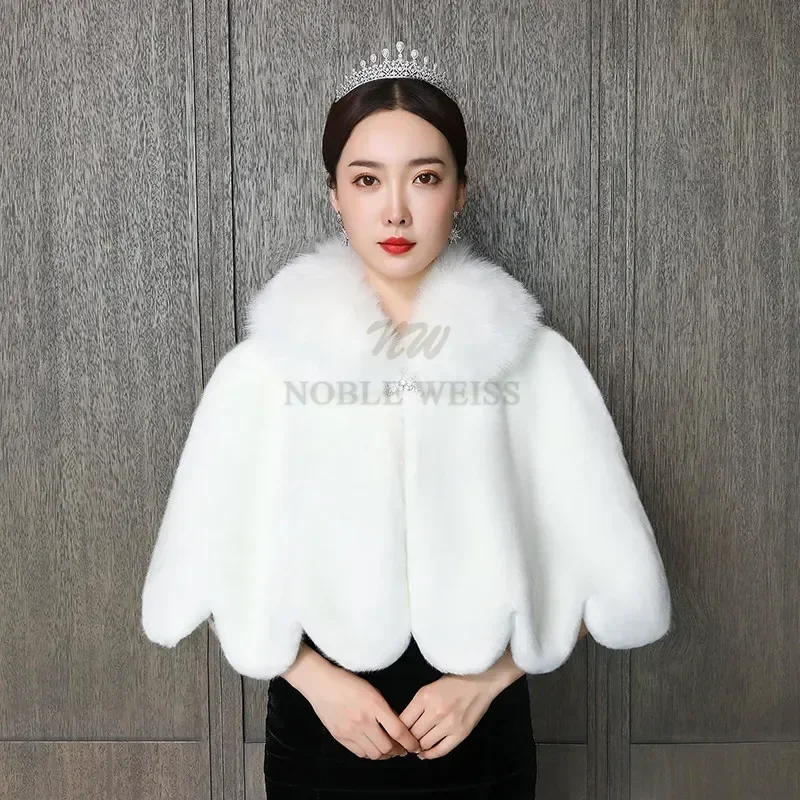 Faux Fur Wedding Shawl Winter Warm Prom Party Wrap Bride Cape Crystal Brooch Wrap Customized