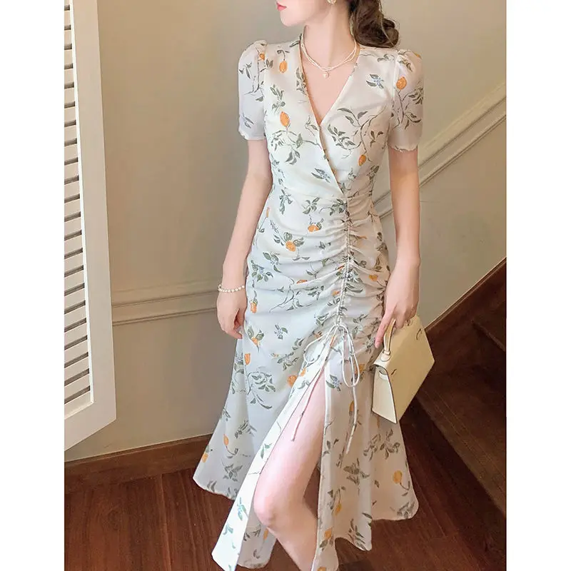 Fashion high-end belly-covered hip-wrapped Korean version fat mm short-sleeved v-neck printed floral pleated chiffon dress