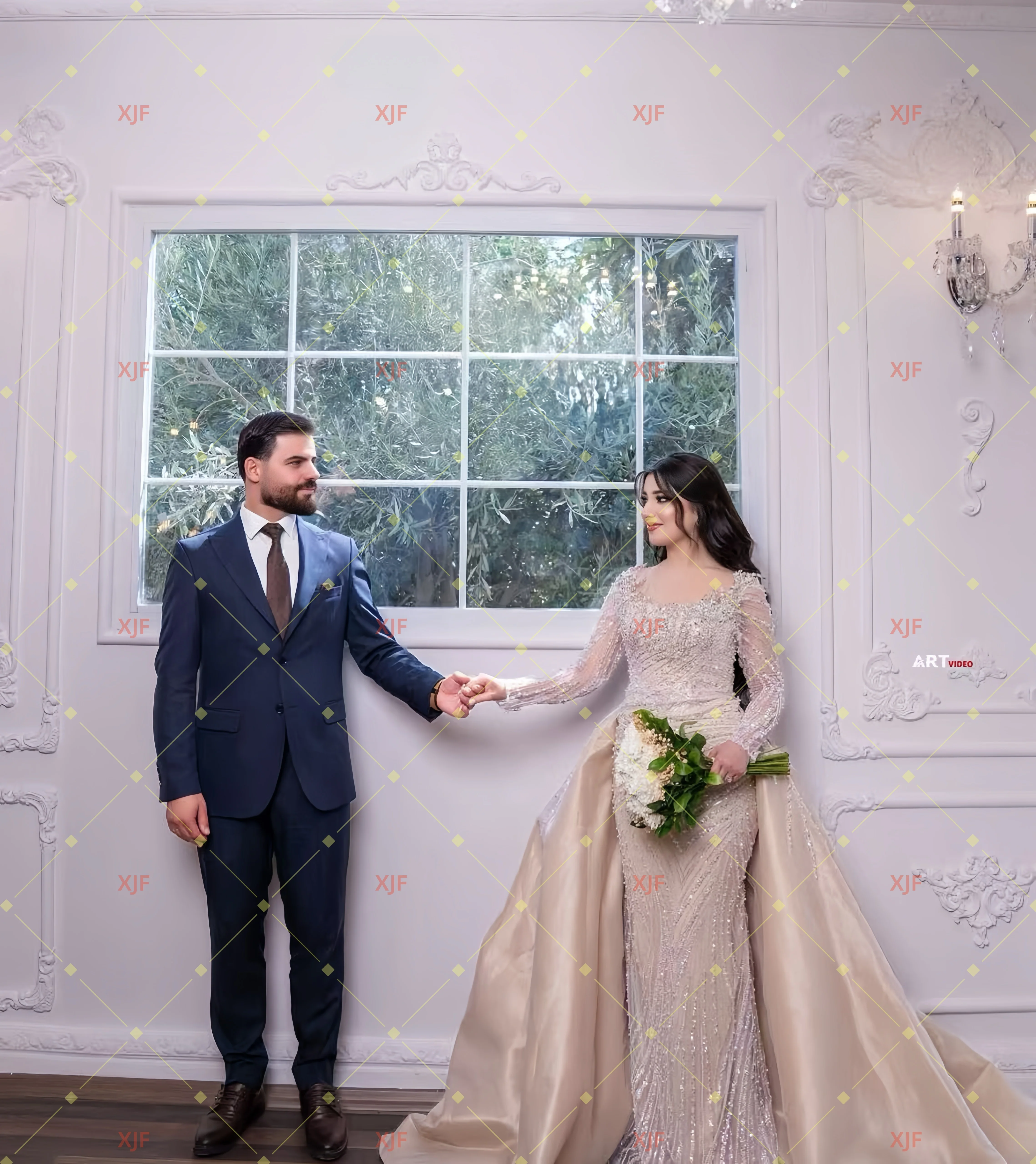 Customzied Round-Ne…