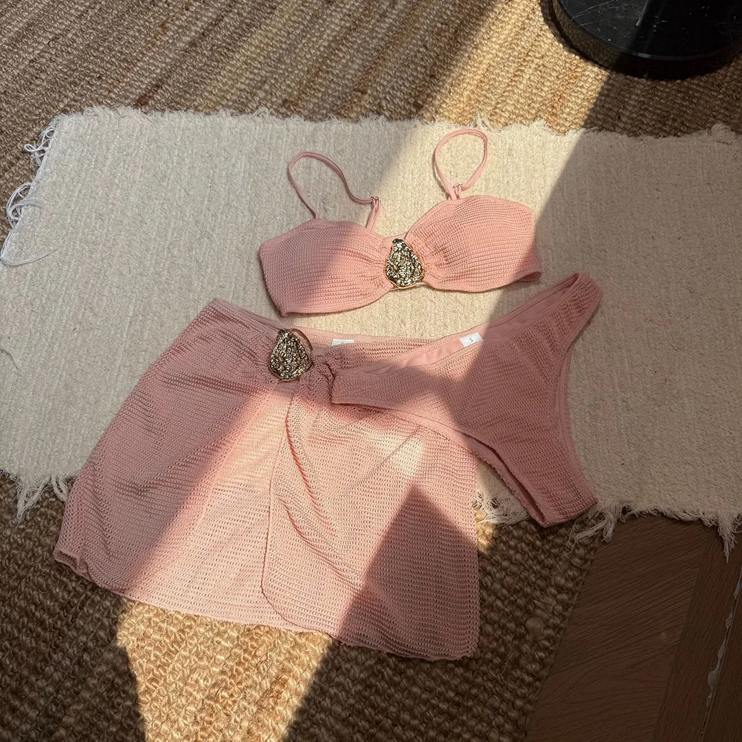 Mit Rock, hoch geschnittenem Beinausschnitt, brasilianischer Bikini, Damen-Badebekleidung, dreiteiliges Bikini-Set, Badeanzug, Badebekleidung, Schwimmbekleidung V6741 – Detail 15