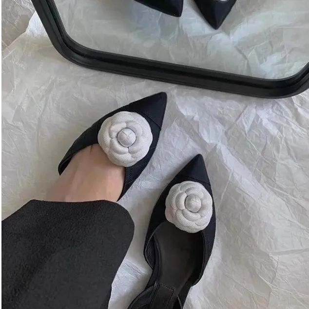 

2025 Spring New Women's Sandals Pointed Toe Low Heel Back Strap Camellia Decoration Elegant Sexy Party Dress Women Shoes