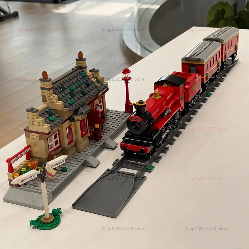 Customizable Building Blocks Toy 1074Pcs Classic Train Set With Station Construction Brick Education Learning Toy For 6+ years