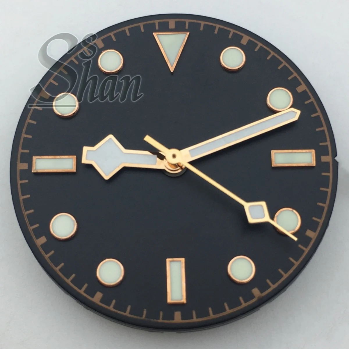 High-quality 29mm red white black and blue dials snowflake hands with green luminescence suitable for NH35 movement