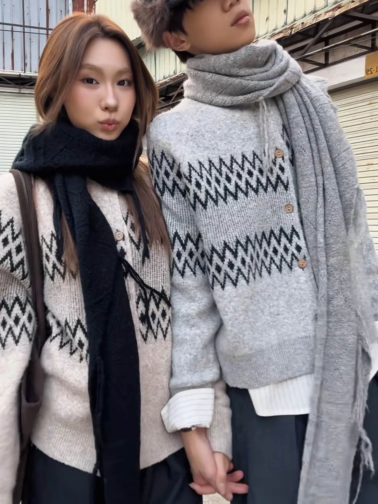 

Off-Set Fair Isle Вязаный кардиган с деревянными пуговицами Повседневный ex Long Sve круглый Ne Теплое полиэфирное волокно для отдыха Sle