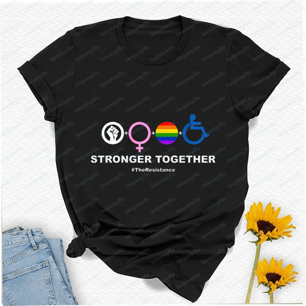 Plus Forts Ensemble # T-shirt TheResistance avec symboles de l'égalité, idéal pour les défenseurs de la justice sociale et de l'inclusion