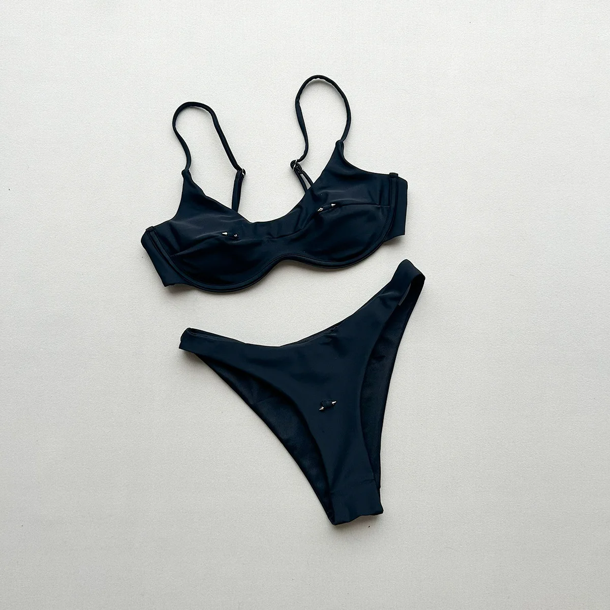 Bikini sexy 2026 Nuovo Mujer Bikini Set Estate Donne sexy Costumi da bagno Costume da bagno Swim Beachwear Vita bassa Costume da bagno solido Biquini