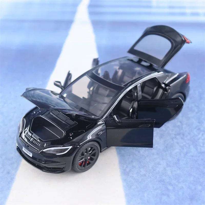 1:24 Tesla Model S sedan High Simulation Diecast Metal Alloy Model car Sound Light Pull Back Collection Kids Toy Gifts