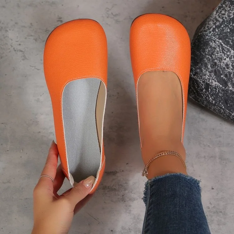 2026 نعل مسطح حذاء واحد جولة تو الفول أحذية جديدة لينة سوليد أحذية نسائية كبيرة الحجم حذاء واحد أحذية الجدة #1