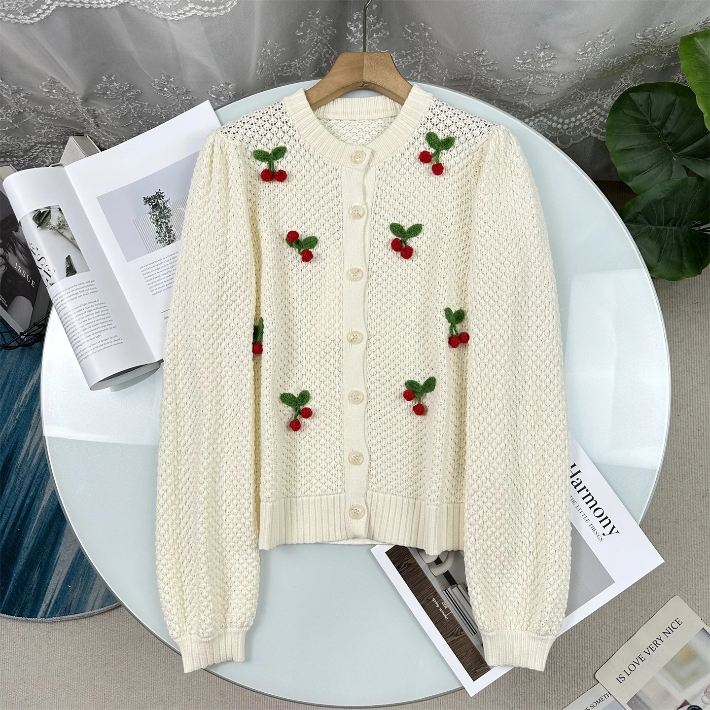 

Изысканный вязаный кардиган с ажурным узором и декором в виде вишни, женская верхняя одежда с длинными рукавами на пуговицах