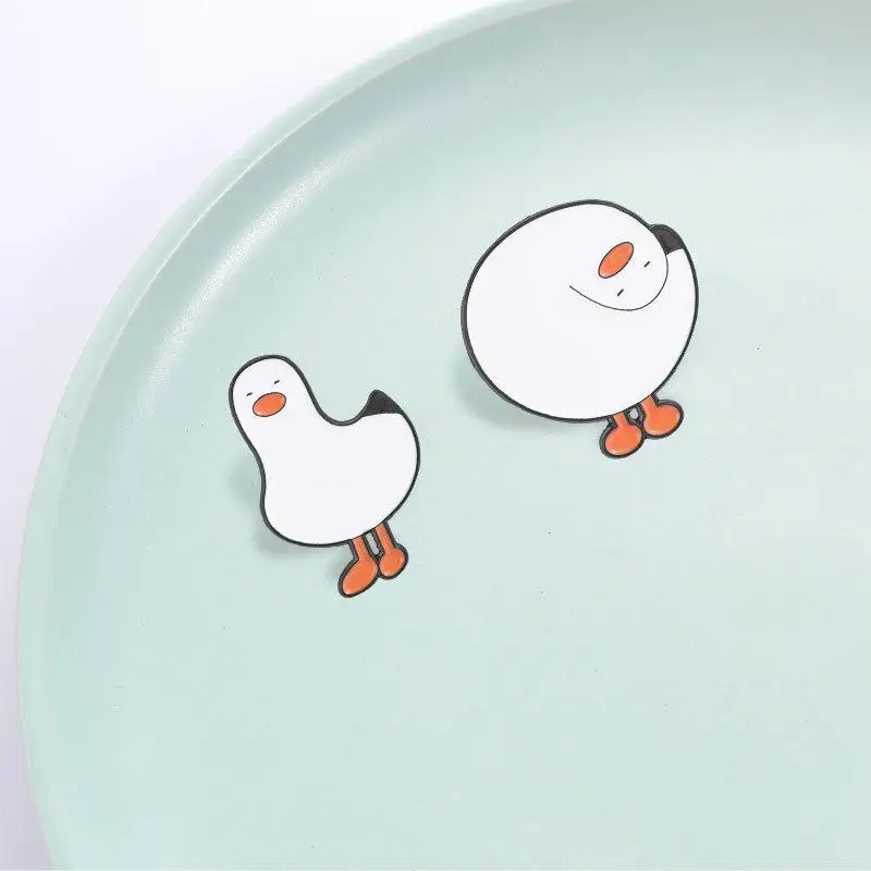1/2Pcs Cartoon Round Head White Goose Pin Cute Standing Pose Brooches Jewelry