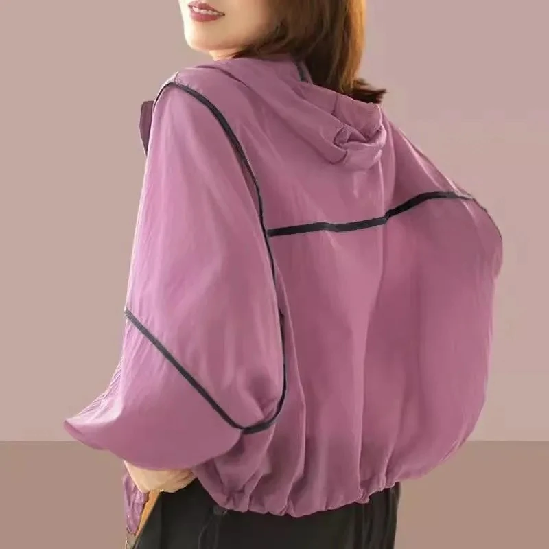 Sunscreen clothes For women Summer 2026 New Loose Fitting bat sleeves Lightweight Hooded Coat Short Versatile Zipper Jacket Top