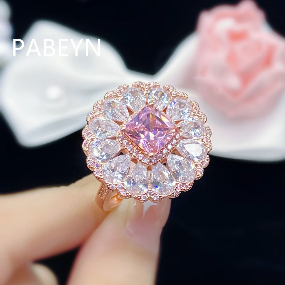 925 Sterling Silber Roségold Zirkon-Ring mit Strahlendem Rosa Herzstück, Birnenförmigem Halo, Gewelltem Pavé-Rand, Glamouröser, Luxuriöser Schmuck – Detail 4