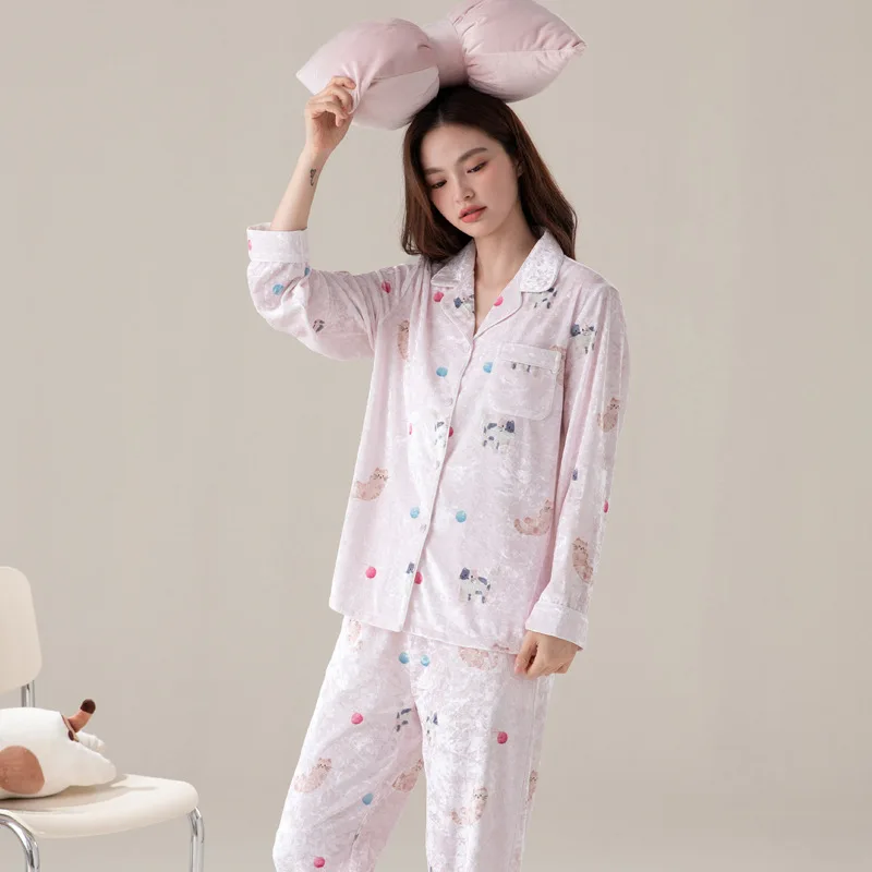 

Velvet Sleepwear Women's Spring and Autumn Long sleeved Long pants Two piece Set Cartoon Pattern Gold Velvet Sleepwear Warm