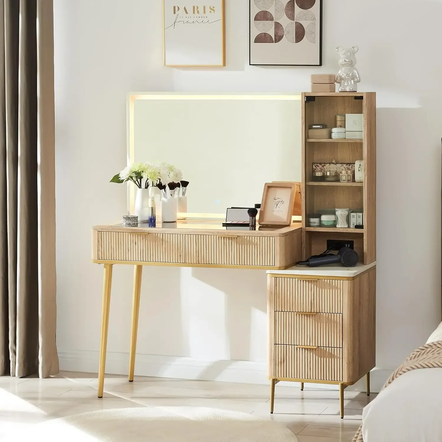 

A Tocador grande y moderno con espejo y luces, tocador con 5 cajones y estantes