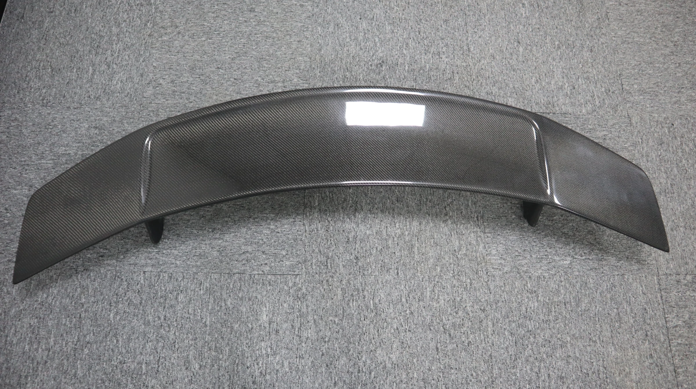 High level material Dry Carbon Fiber car spoilers Rear Wing For  R8 Spoiler Light Weight