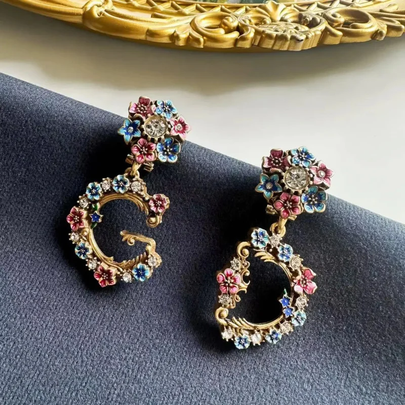 Fashionable crystal Palace style vintage arrings Light luxury elegant high sense Alphabet DG women stud arrings