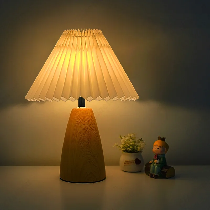 الحد الأدنى الرجعية LED مطوي النسيج عاكس الضوء السيراميك مكتب مصباح غرفة نوم اللوح الأمامي الراقية جو الزخرفية ضوء الليل