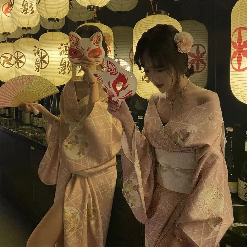 god-girl-and-suit-suit-japanese-photo-clothing-female-japanese-art-photo-dress-yukata