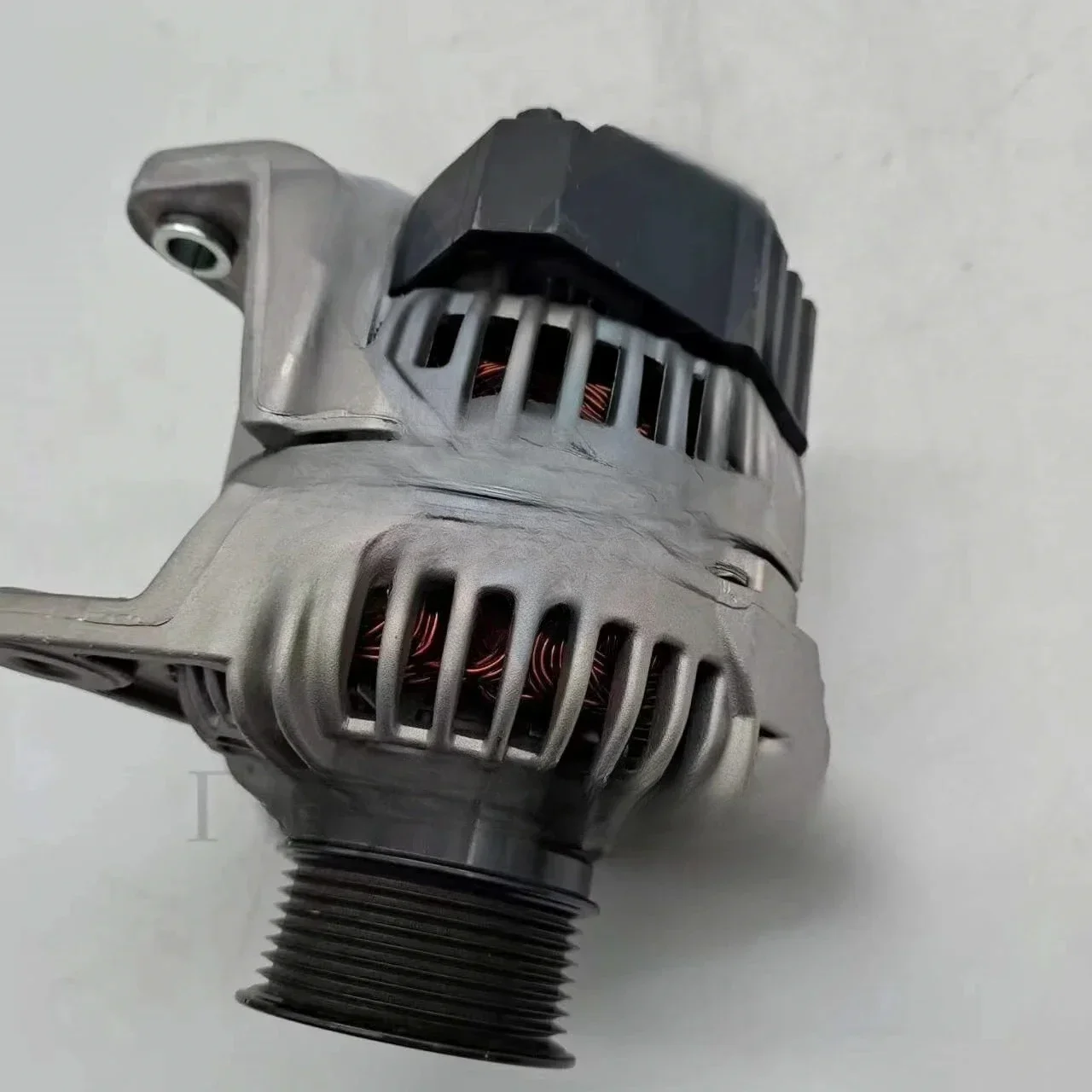 

voe14632907 14632907 For excavator EC140B EC210B EC240B EC290B EC360B EC460 EC700B Engine Alternator