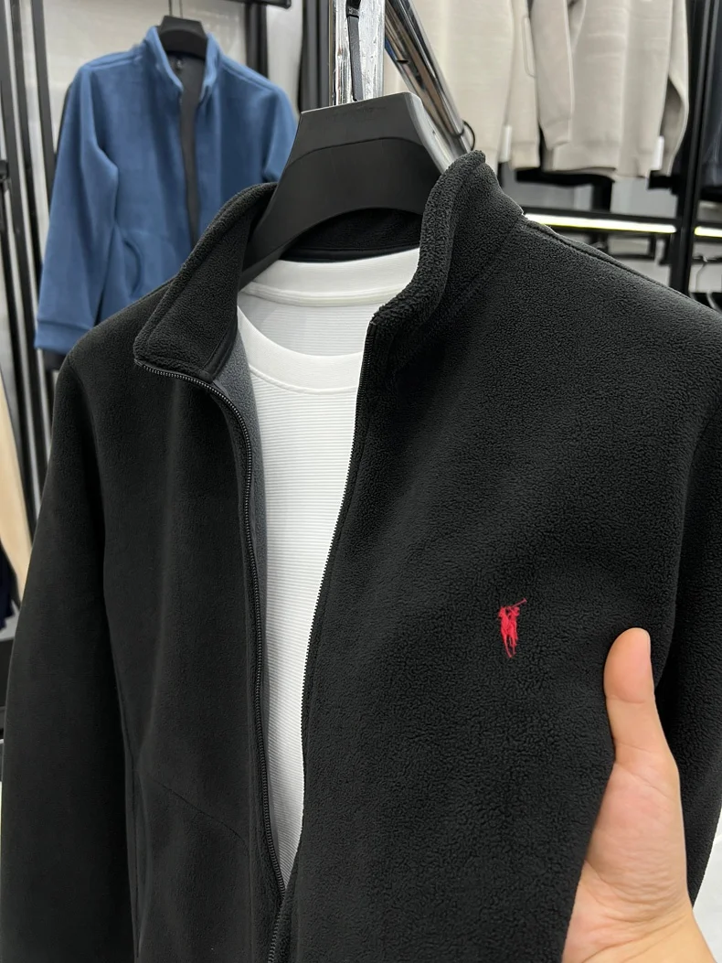 Luxuriöse Plüsch-Winterjacke mit Stehkragen für Herren, Designer-Marke, Pony-Stickerei, Modischer und Bequemer Reißverschluss-Mantel – Detail 14