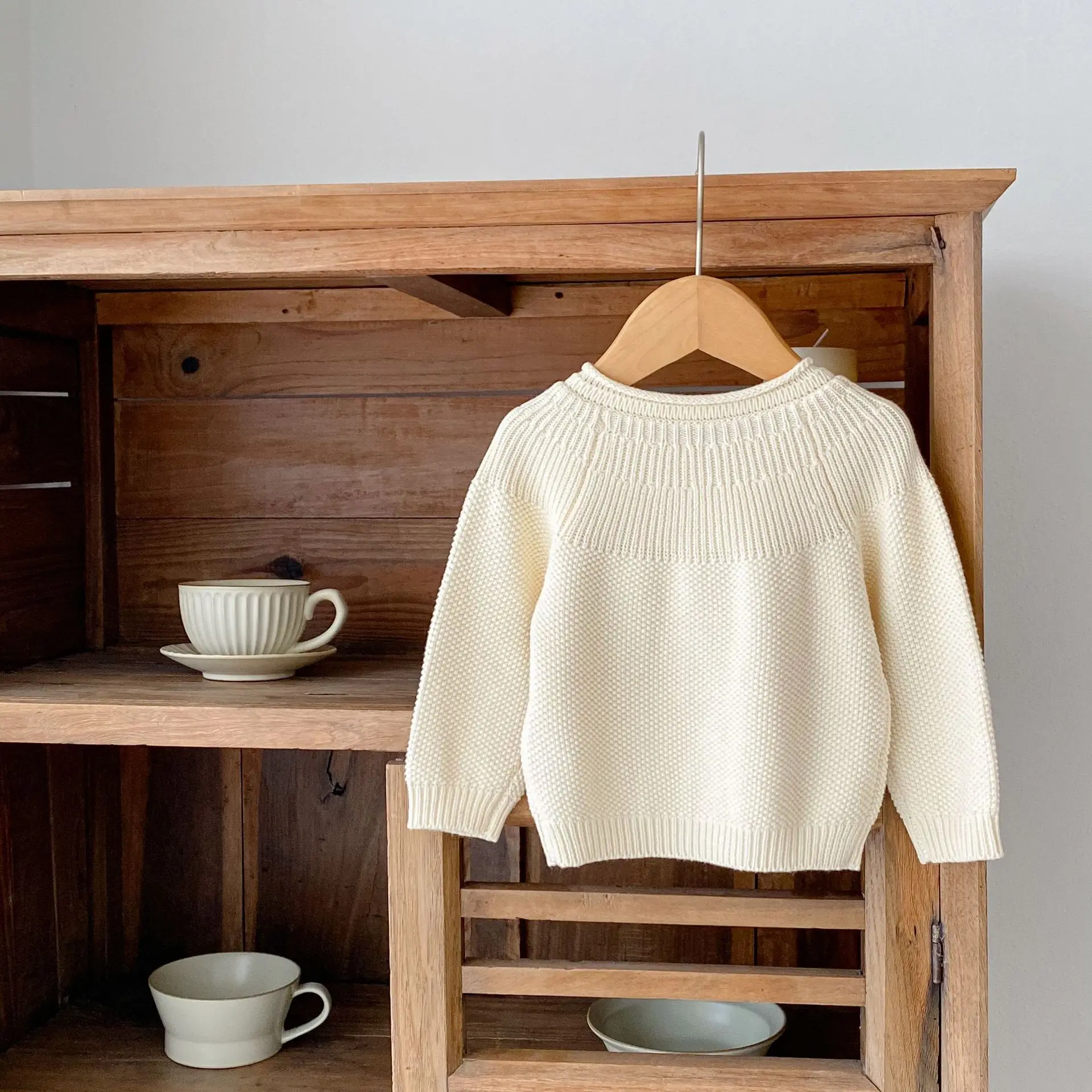 Nueva ropa de otoño para bebés de 0 a 3 años, cárdigan de punto de manga larga bordado simple para bebés