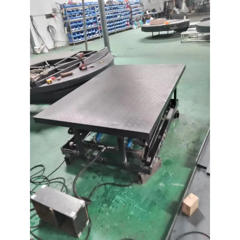 Rigeba Customized High Quality  Lifting  Rotation Stage  with DJ  Table Stage for Show