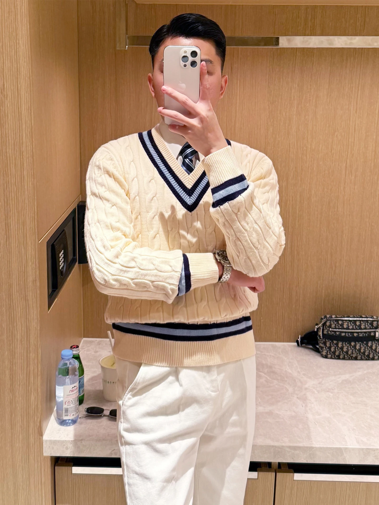 

Thiened вязаный свитер, мужской повседневный пуловер с v-образным вырезом, зимний деловой повседневный трикотаж Briti College Sle Color Blo Design