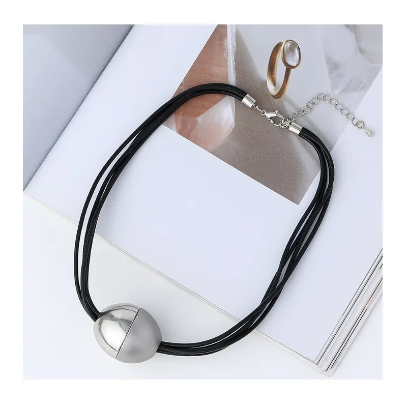 

Foreign Trade Explosion Egg-shaped Collarbone Chain Women's Alloy Jewelry Retro Simple Short Necklace