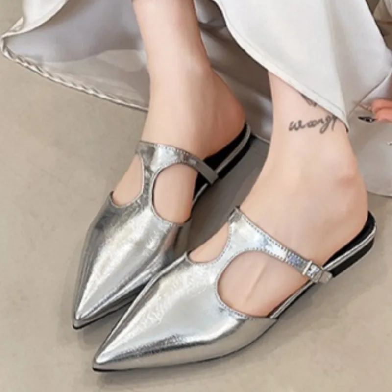 Demi-pantoufles en cuir PU à semelles épaisses, nouvelles sandales d'été à talons ouverts antidérapantes à semelles souples pour la plage, grande taille, 2025, nouvelle collection
