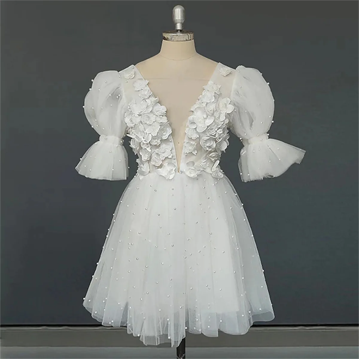 Vestidos de novia con espalda abierta, vestidos de novia cortos/Mini princesa blanca sin mangas con cuello hundido de satén con perlas plisadas 2023