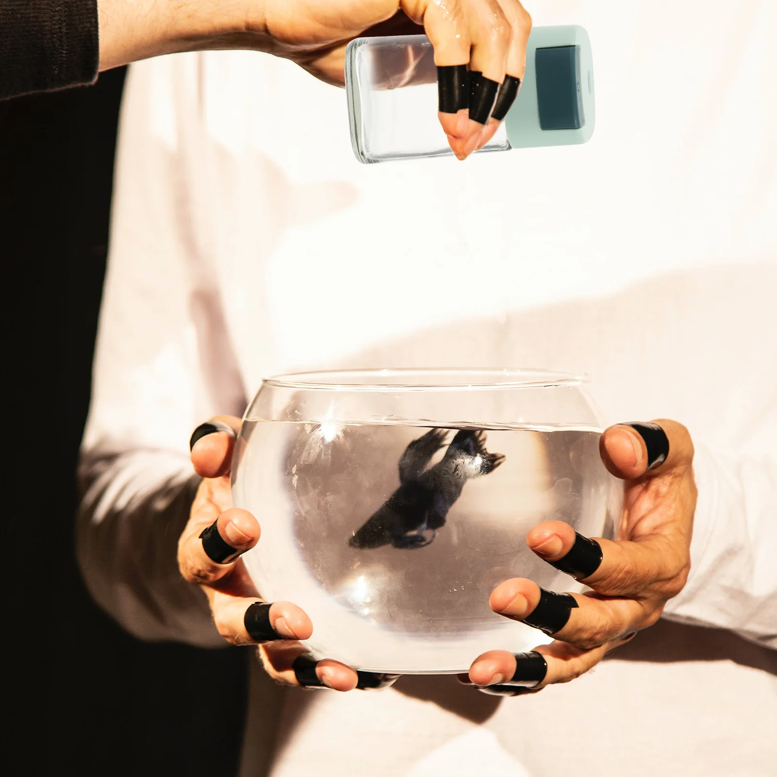 

Fish Tank Feeder Manual Transparent Food Bottle Easy Storage Dispensing Fresh Dry Fish Food Effortless Feeding Saves Time Energy