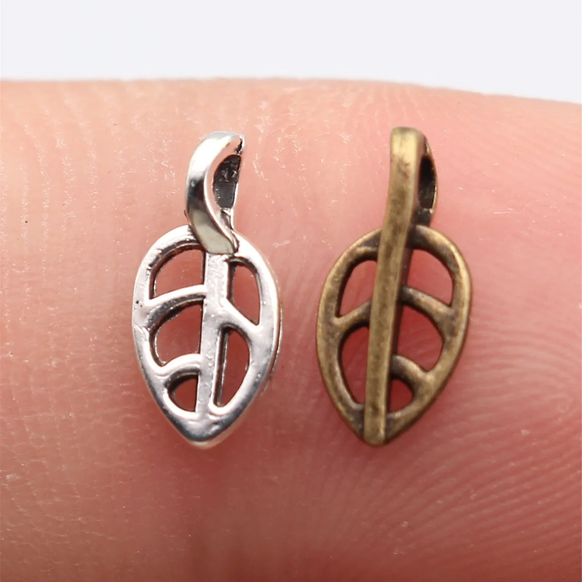 Wholesale Mini Tiny Leaf Foliage Charms Pendant Floral For DIY Handmade Craft Jewelry Gift Accessories