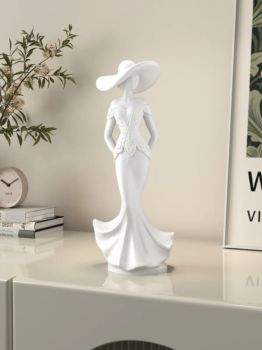 Modern minimalist style resin ornaments, female art sculptures, high-end indoor home and desktop decorations