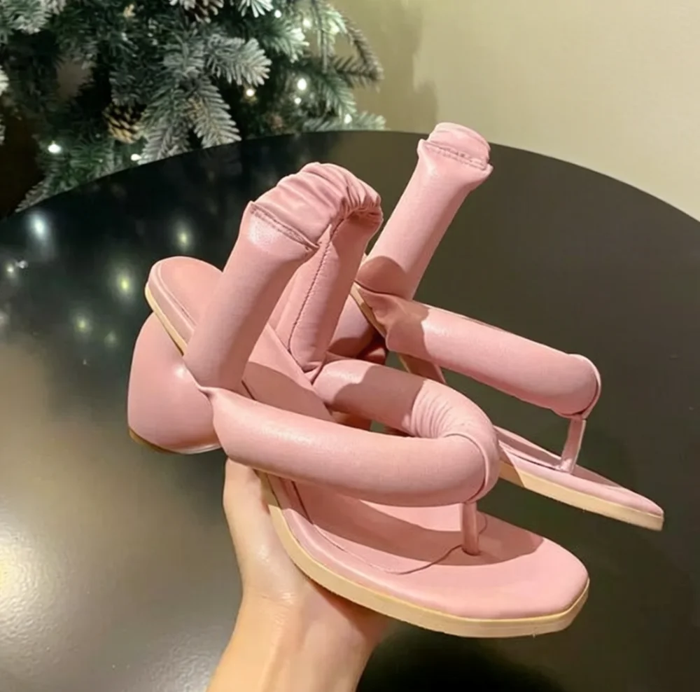 Summer New Women's Padded Leather Toe-Post Heart Heel Design Ruched Detail Minimalist Style Footwear for Daily Outings
